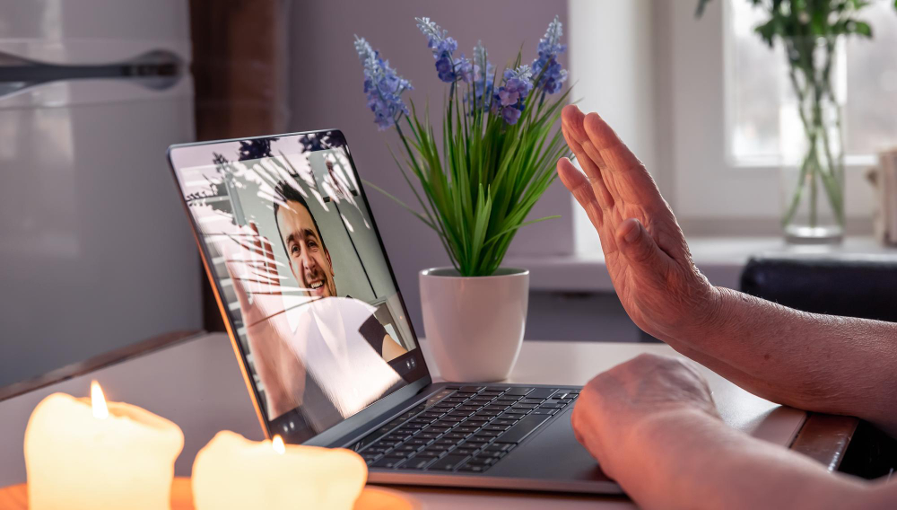 How Online Holistic Wellness Can Transform Your Life